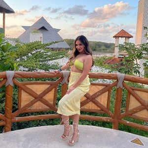 SHEIN SXY Shirred Back Drawstring Ruched Front Crop Tube Top & Plisse Skirt Set